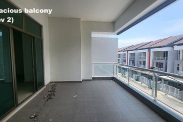 3sty Link House, 7r6b @ Taman Kota Syahbandar, Kota Laksamana