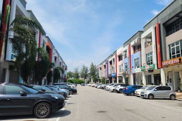 3sty Corner Link House, 7r6b @ Taman Kota Syahbandar, Kota Laksamana