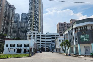 3sty Corner Link House, 7r6b @ Taman Kota Syahbandar, Kota Laksamana