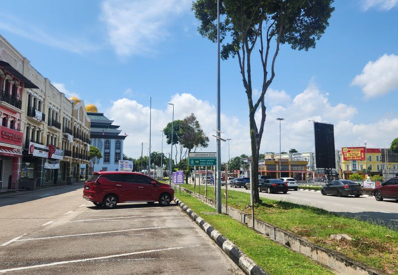 5sty Commercial Building, Face Busy AMJ highway and Road Junction @ Bukit Baru, Melaka Tengah
