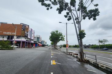 Hotel Building in a Fast Developing Area @ Pusat Perniagaan Kota Syahbandar, Kawasan Bandar VI