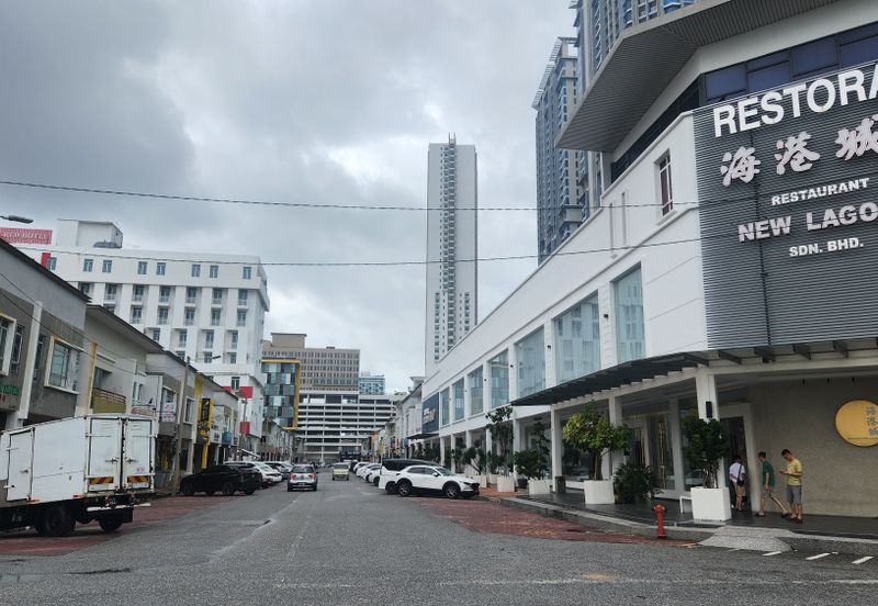 Hotel Building in a Fast Developing Area @ Pusat Perniagaan Kota Syahbandar, Kawasan Bandar VI