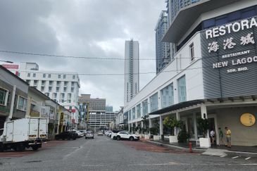 Hotel Building in a Fast Developing Area @ Pusat Perniagaan Kota Syahbandar, Kawasan Bandar VI