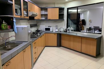 Renovated and Furnished Unit @ Pasir Mutiara Condo, Ujong Pasir