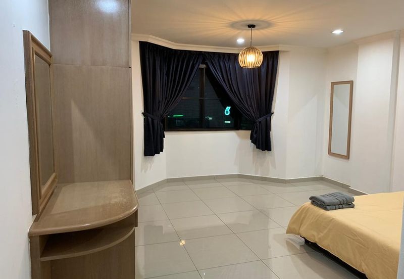 Renovated and Furnished Unit @ Pasir Mutiara Condo, Ujong Pasir