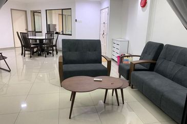 Renovated and Furnished Unit @ Pasir Mutiara Condo, Ujong Pasir