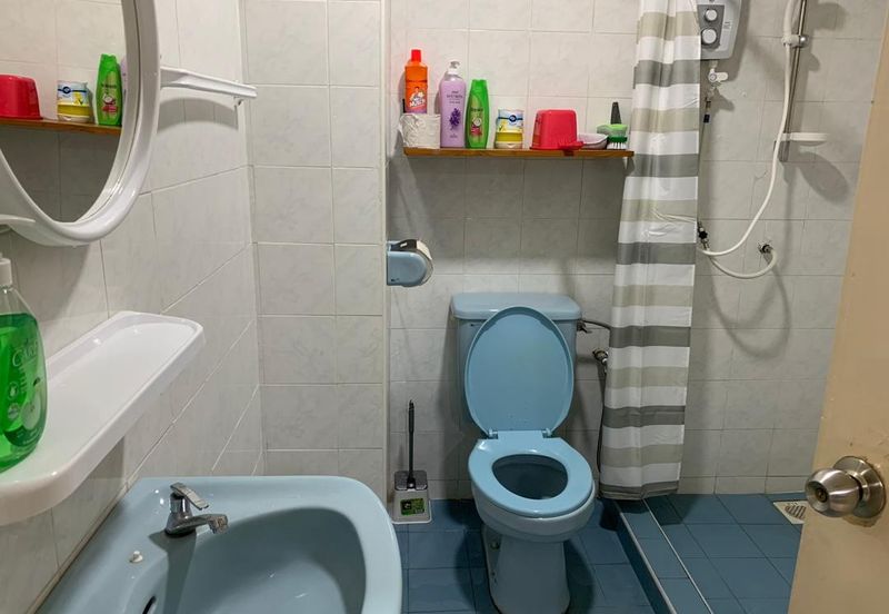 Renovated and Furnished Unit @ Pasir Mutiara Condo, Ujong Pasir