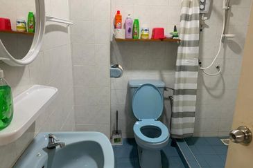 Renovated and Furnished Unit @ Pasir Mutiara Condo, Ujong Pasir