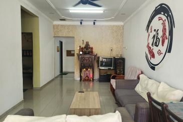 2 Adjacent Units of 1sty Semi-D Houses, Suitable as Homestay/Airbnb @ Malim Jaya, Bachang