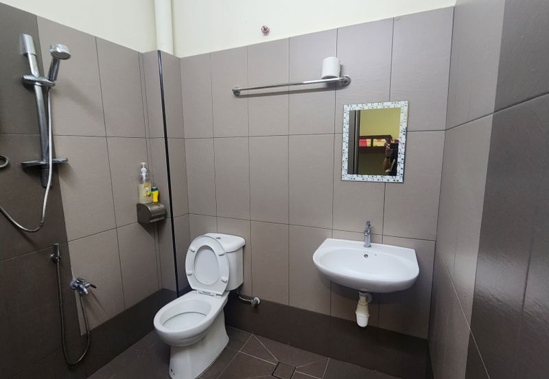 2 Adjacent Units of 1sty Semi-D Houses, Suitable as Homestay/Airbnb @ Malim Jaya, Bachang