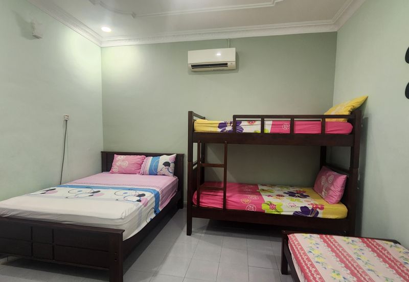 2 Adjacent Units of 1sty Semi-D Houses, Suitable as Homestay/Airbnb @ Malim Jaya, Bachang