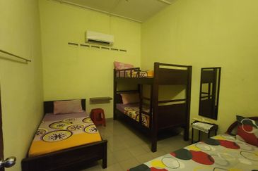 2 Adjacent Units of 1sty Semi-D Houses, Suitable as Homestay/Airbnb @ Malim Jaya, Bachang