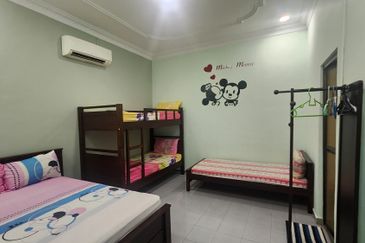 2 Adjacent Units of 1sty Semi-D Houses, Suitable as Homestay/Airbnb @ Malim Jaya, Bachang