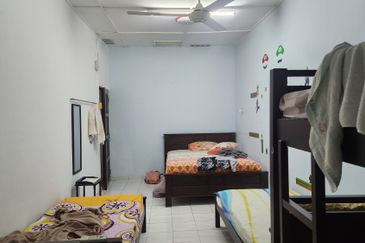 2 Adjacent Units of 1sty Semi-D Houses, Suitable as Homestay/Airbnb @ Malim Jaya, Bachang