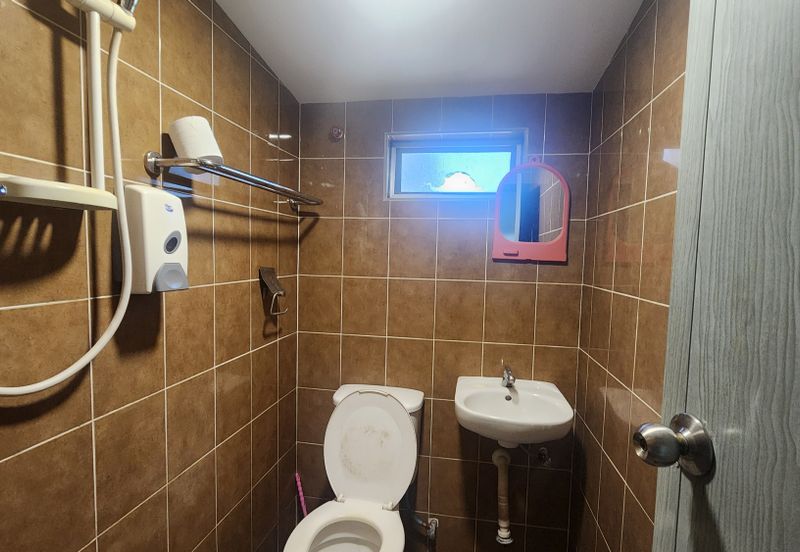 2 Adjacent Units of 1sty Semi-D Houses, Suitable as Homestay/Airbnb @ Malim Jaya, Bachang