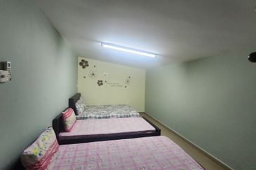 2 Adjacent Units of 1sty Semi-D Houses, Suitable as Homestay/Airbnb @ Malim Jaya, Bachang