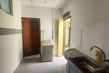 2 Adjacent Units of 1sty Semi-D Houses, Suitable as Homestay/Airbnb @ Malim Jaya, Bachang