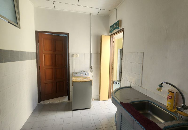 2 Adjacent Units of 1sty Semi-D Houses, Suitable as Homestay/Airbnb @ Malim Jaya, Bachang