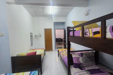 2 Adjacent Units of 1sty Semi-D Houses, Suitable as Homestay/Airbnb @ Malim Jaya, Bachang