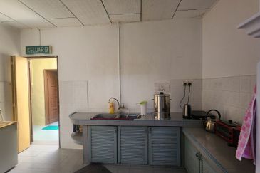 2 Adjacent Units of 1sty Semi-D Houses, Suitable as Homestay/Airbnb @ Malim Jaya, Bachang