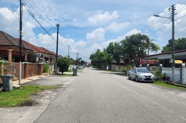 Renovated Furnished 1sty Semi-D House, Suitable as Homestay/Airbnb @ Malim Jaya, Bachang