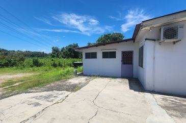 Renovated Furnished 1sty Semi-D House, Suitable as Homestay/Airbnb @ Malim Jaya, Bachang