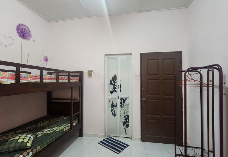 Renovated Furnished 1sty Semi-D House, Suitable as Homestay/Airbnb @ Malim Jaya, Bachang