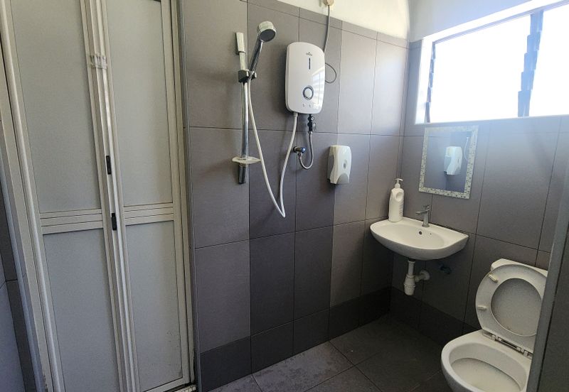 Renovated Furnished 1sty Semi-D House, Suitable as Homestay/Airbnb @ Malim Jaya, Bachang