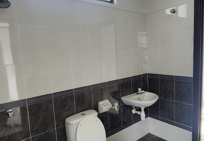 3sty Corner Link House, 7r6b @ Taman Kota Syahbandar, Kota Laksamana