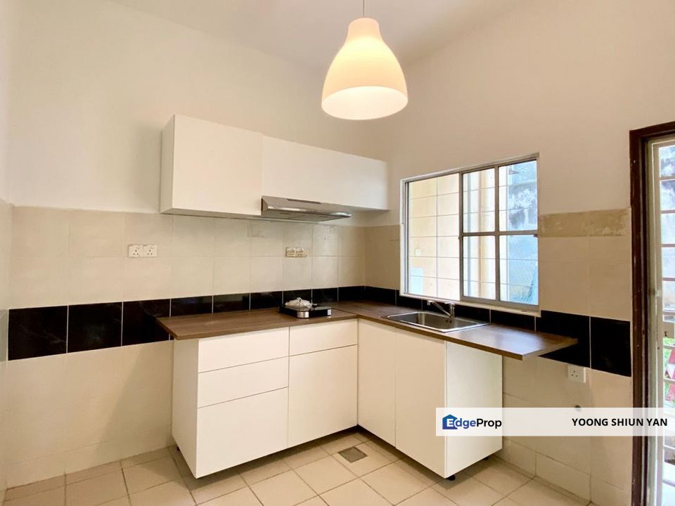 1.5sty Townhouse @ DJ Villa (beside Damansara Jaya), Selangor, Kayu Ara