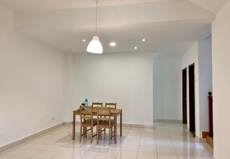 1.5sty Townhouse @ DJ Villa (beside Damansara Jaya)