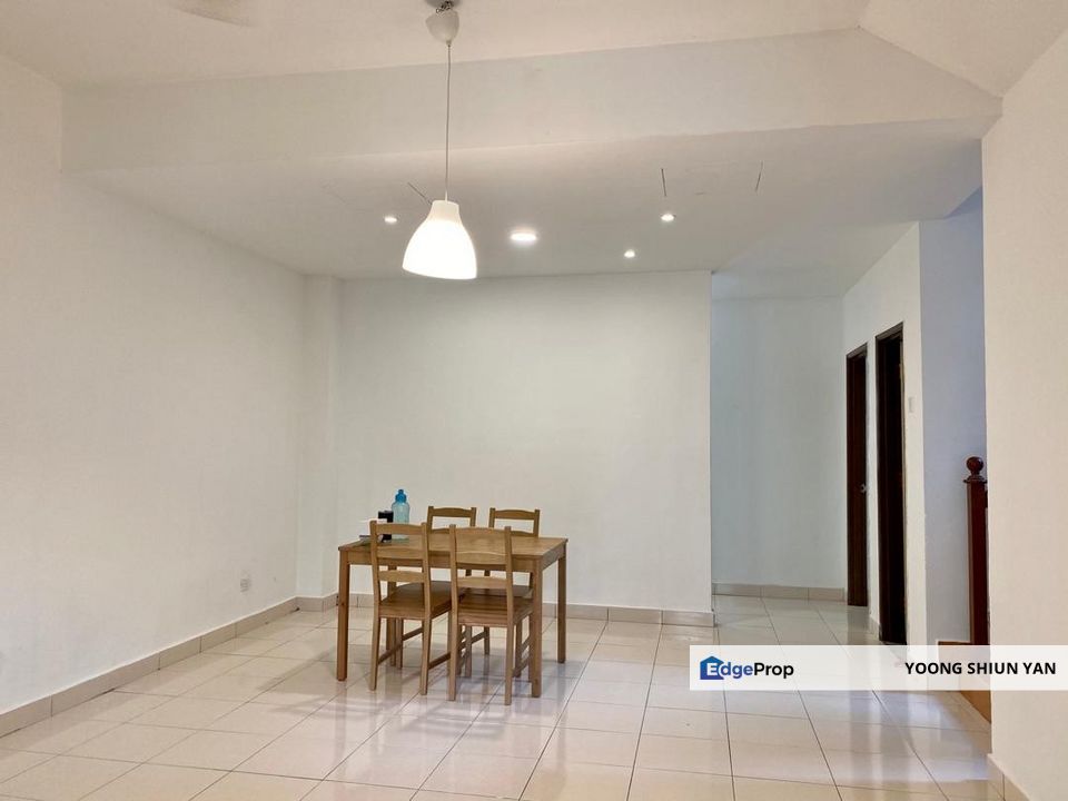 1.5sty Townhouse @ DJ Villa (beside Damansara Jaya), Selangor, Kayu Ara