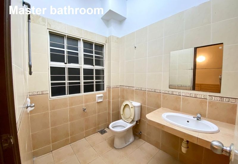 1.5sty Townhouse @ DJ Villa (beside Damansara Jaya)