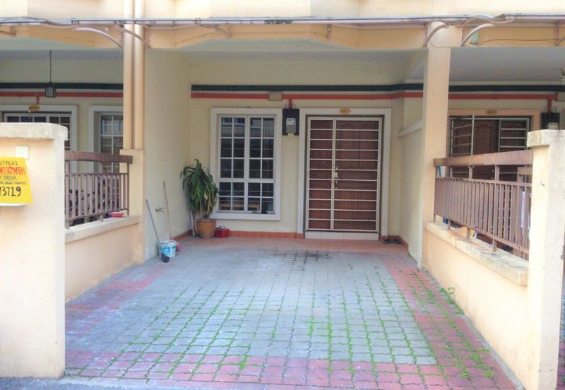 1.5sty Townhouse @ DJ Villa (beside Damansara Jaya)
