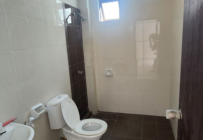 3sty Link House, 7r6b @ Taman Kota Syahbandar, Kota Laksamana