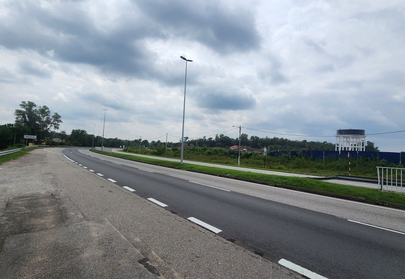 Land Along AMJ Highway @ Pegoh, Alor Gajah