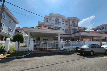 2.5sty Freehold Semi-D House @ Taman Kasturi, Semabok, Ujong Pasir