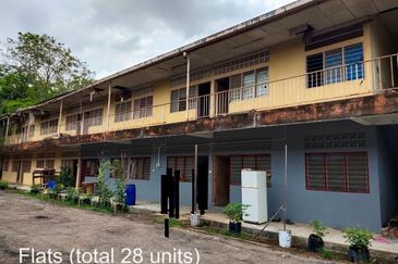 Land with Buildings @ Pulau Sebang, Alor Gajah