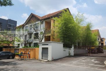 Laman 38 @ Kayu Ara (beside Taman SEA, SS23) PJ