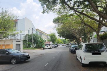 Laman 38 @ Kayu Ara (beside Taman SEA, SS23) PJ