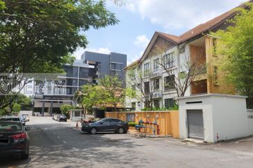 Laman 38 @ Kayu Ara (beside Taman SEA, SS23) PJ