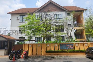 Laman 38 @ Kayu Ara (beside Taman SEA, SS23) PJ