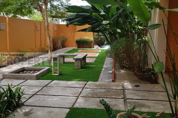 Laman 38 @ Kayu Ara (beside Taman SEA, SS23) PJ