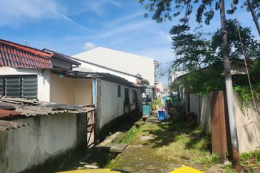 1sty Freehold Corner Terrace House with Spacious Land Area @ SS 5A, Kelana Jaya