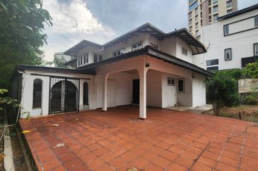 2sty Bungalow Beside Main Road @ SS7 Kelana Jaya PJ