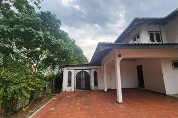 2sty Bungalow Beside Main Road @ SS7 Kelana Jaya PJ