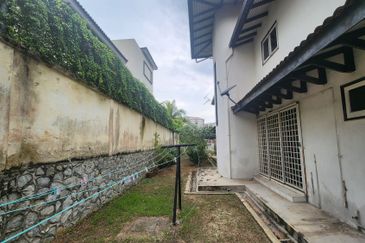 2sty Bungalow Beside Main Road @ SS7 Kelana Jaya PJ