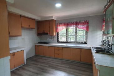 2sty Bungalow Beside Main Road @ SS7 Kelana Jaya PJ