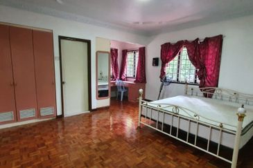 2sty Bungalow Beside Main Road @ SS7 Kelana Jaya PJ