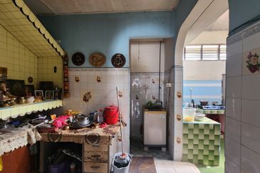 1sty Freehold Corner Terrace House with Spacious Land Area @ SS 5A, Kelana Jaya